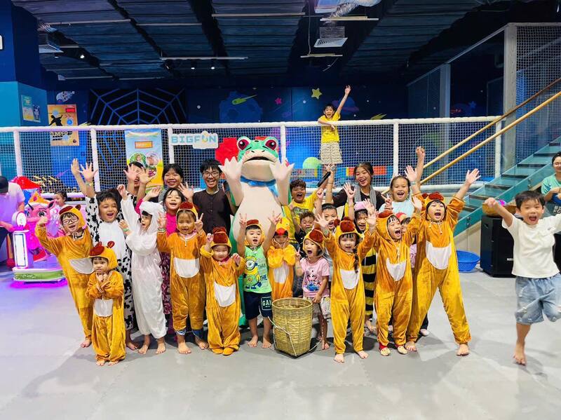 Hành trình lớn lên cùng tuổi thơ cùng bé